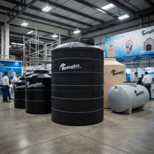 Cargar imagen en el visor de la galería, Tanque Rotoplas negro de 22,000 litros en exhibición de distribuidor | FH Ferreterías
